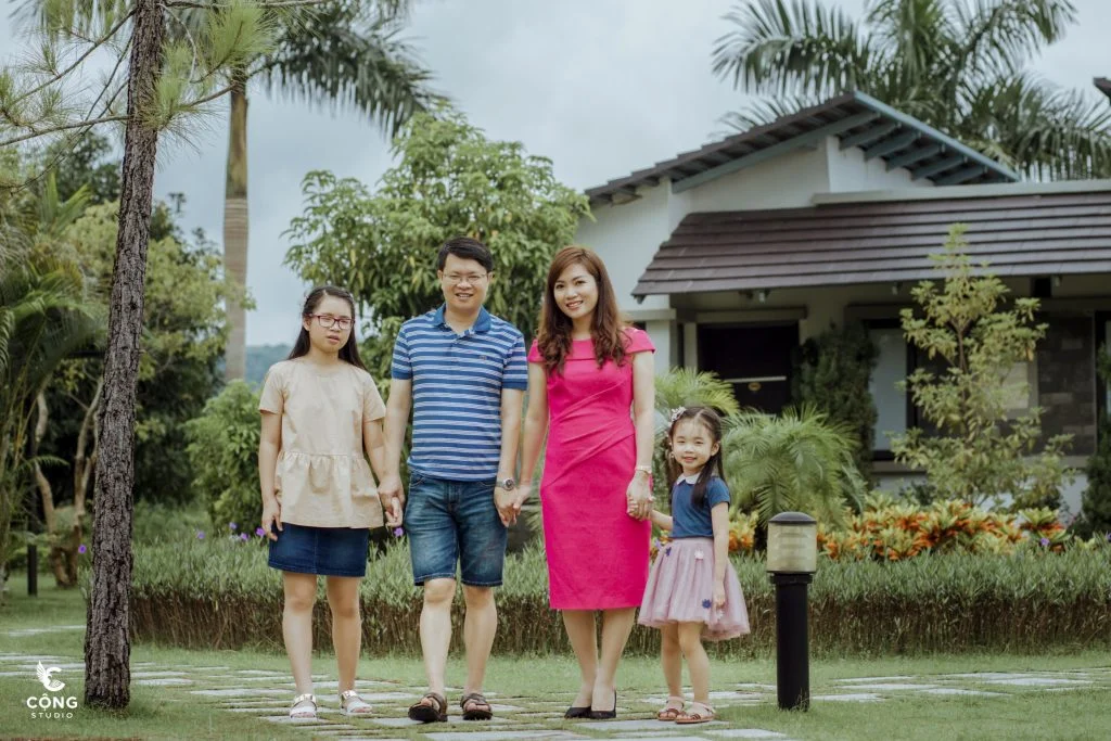 Chụp ảnh gia đình sáng sớm