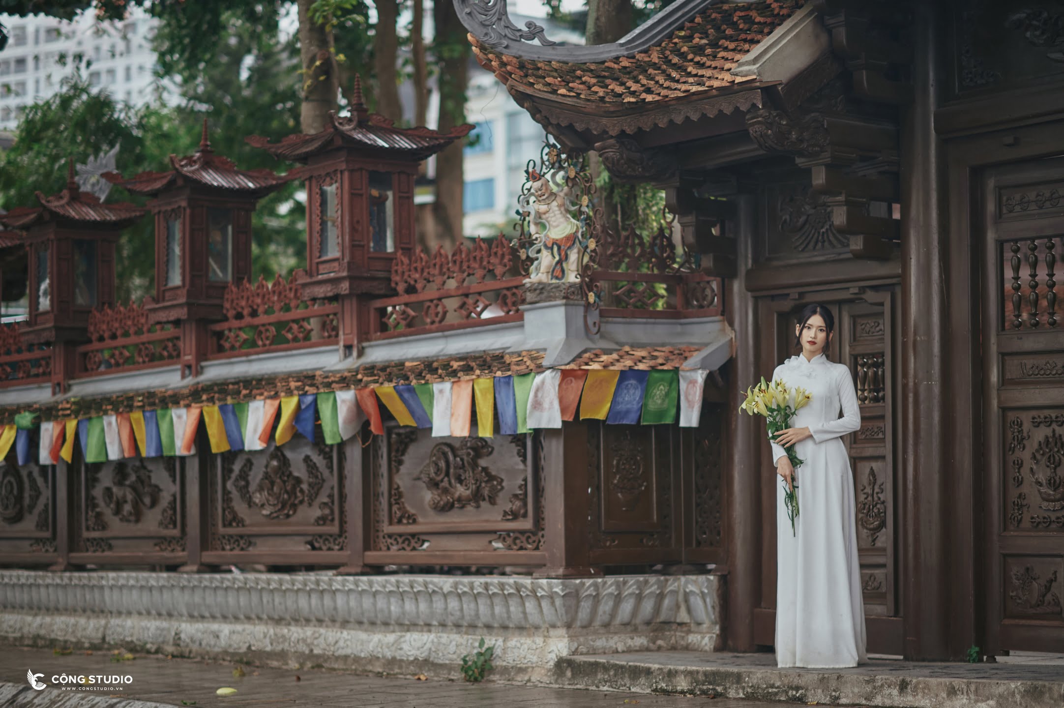 chụp ảnh áo dài chùa Vạn Niên (7)