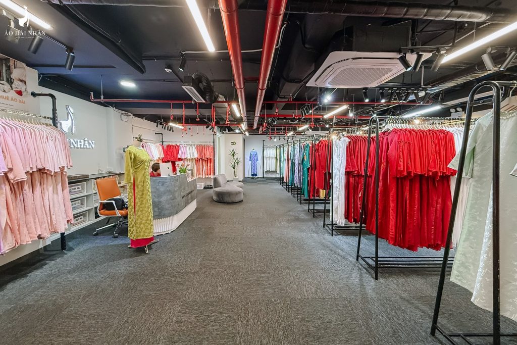 cho thuê áo dài giá rẻ, chất lượng, uy tín tại Long Biên(1)